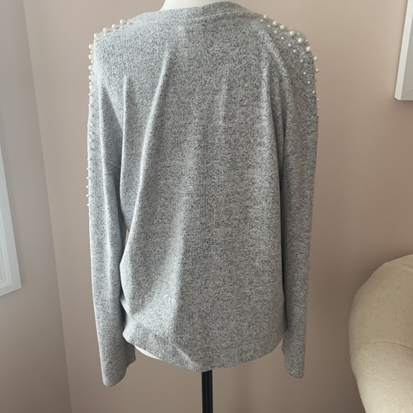 H&M Sweater Top - Picture 4 of 6